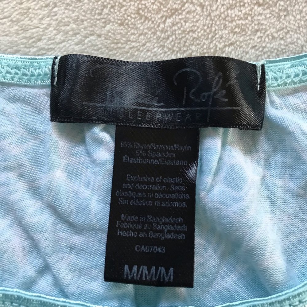 Very soft - Picture 2 of 4